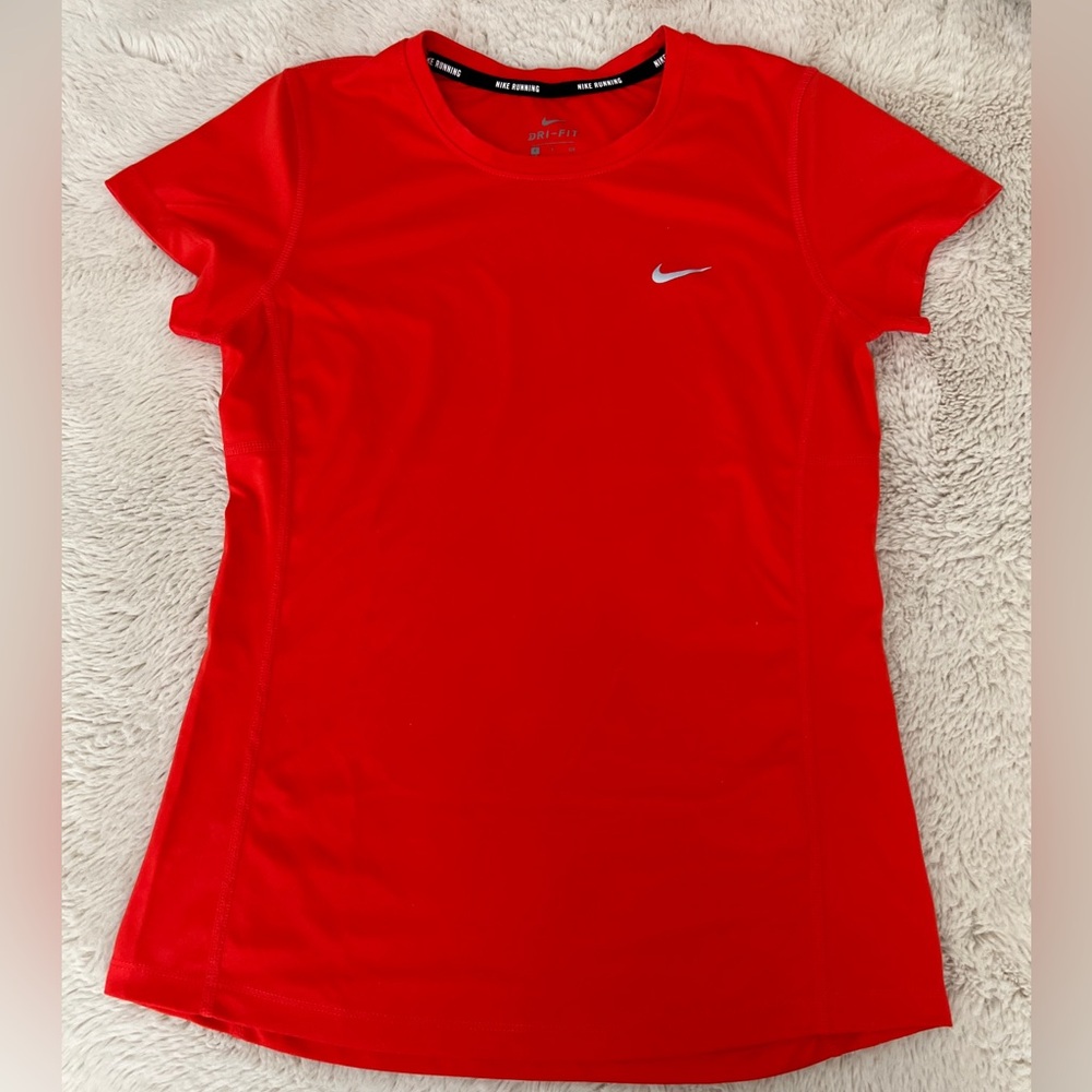 Nike Women’s Legend Tee